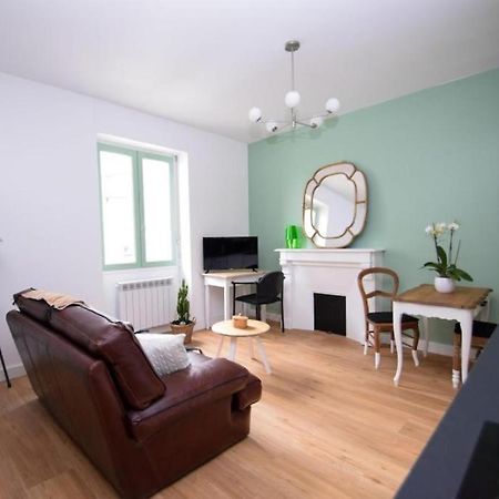 Appartement Entre Plage De L'Ecluse Et Place Du Marche Динард Екстериор снимка