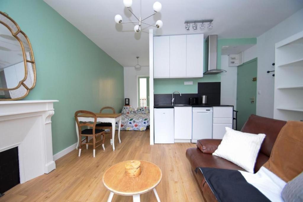 Appartement Entre Plage De L'Ecluse Et Place Du Marche Динард Екстериор снимка