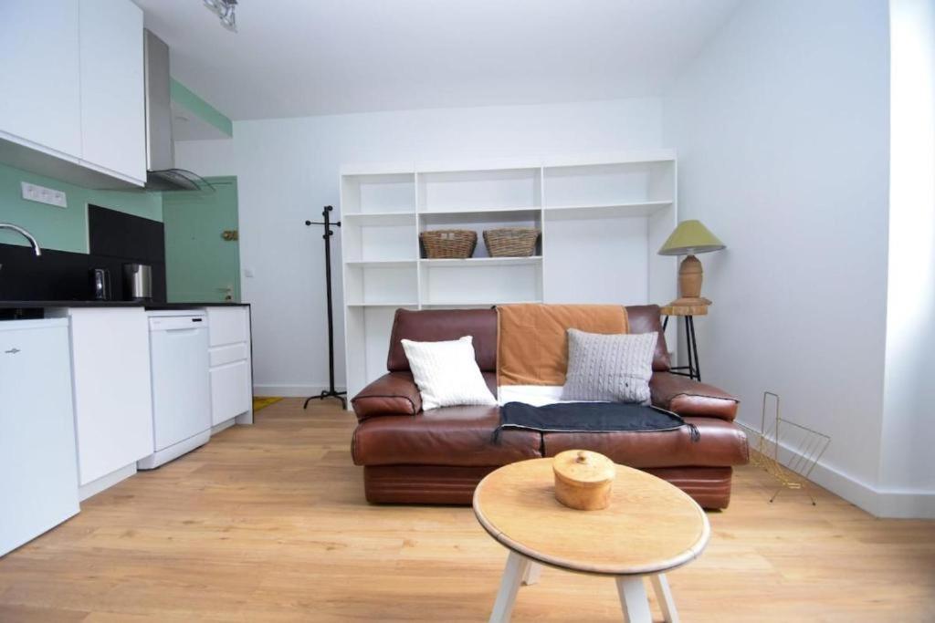 Appartement Entre Plage De L'Ecluse Et Place Du Marche Динард Екстериор снимка