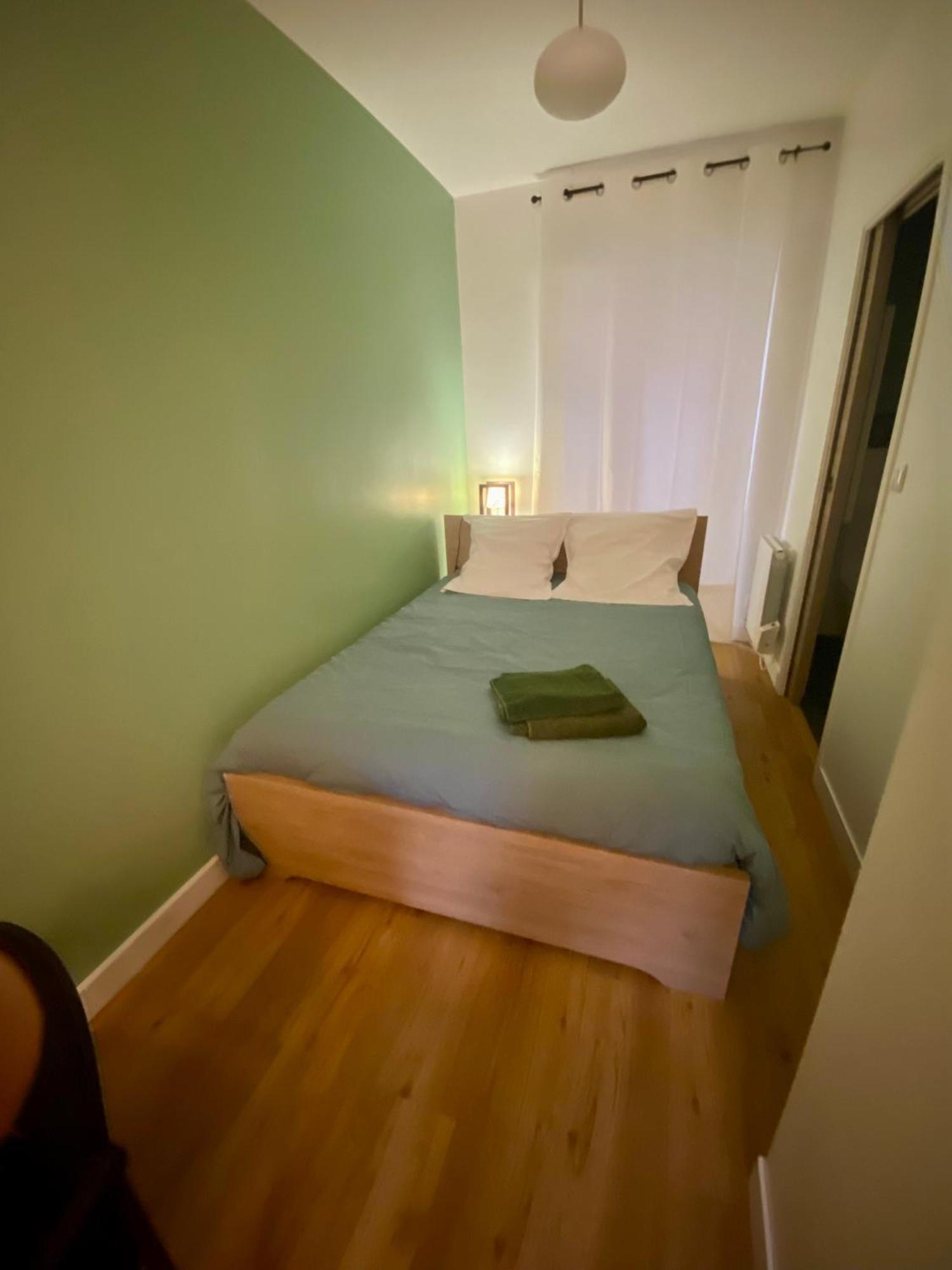 Appartement Entre Plage De L'Ecluse Et Place Du Marche Динард Екстериор снимка