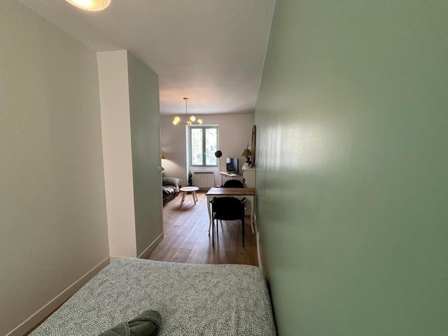 Appartement Entre Plage De L'Ecluse Et Place Du Marche Динард Екстериор снимка