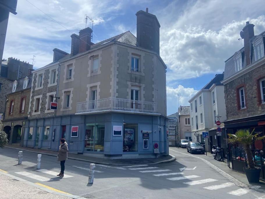 Appartement Entre Plage De L'Ecluse Et Place Du Marche Динард Екстериор снимка