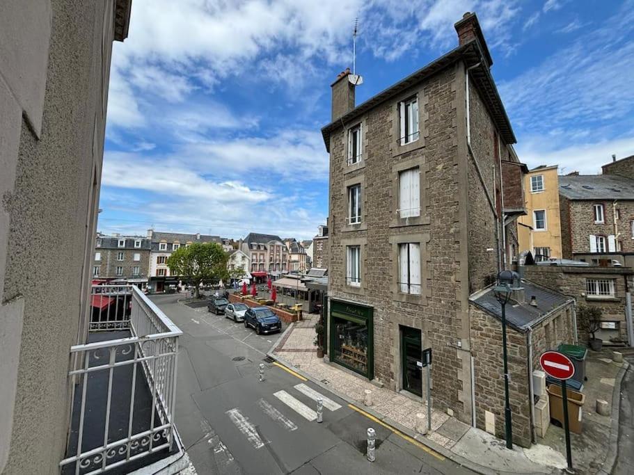 Appartement Entre Plage De L'Ecluse Et Place Du Marche Динард Екстериор снимка
